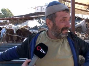 Depremde Hayvanları Telef Oldu, O Anları Gözyaşları İçinde Anlattı
