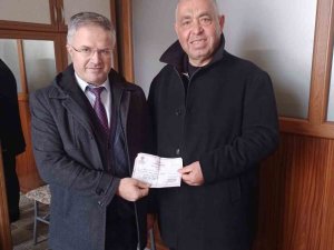 Umre Parasını Depremzedelere Bağışladı