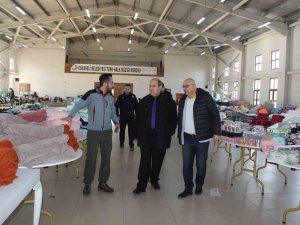 Osmaneli’de Depremzedeler İçin Sosyal Market Hizmete Girdi