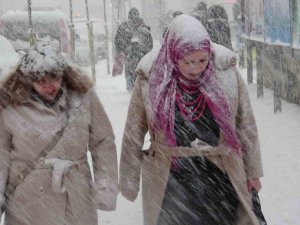 Van’da Yoğun Kar Yağışı Etkili Oluyor