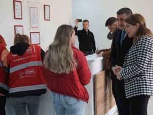 Edirne’deki Yabancı Öğrencilerden Depremzedelere Kan Desteği