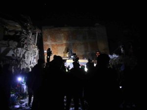 Depremin 232. Saatinde Umutlu Bekleyiş