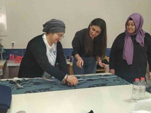 Pazarlar Halk Eğitim Merkezi Depremzedeler İçin Üretiyor
