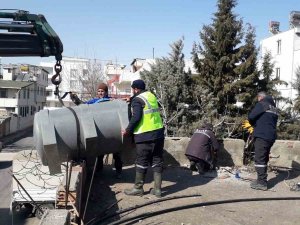 Eski̇, 70 Personel Ve 21 İş Makinası İle Deprem Bölgesinde
