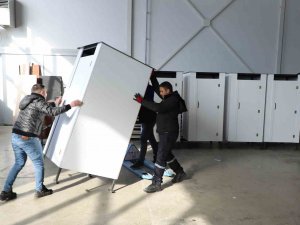 Atatürk Üniversitesi Depremzedeler İçin Seyyar Tuvalet Üretiyor