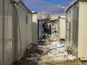 Van Ekibinin Malatya’da Kurumuna Başladığı Konteyner Kent Hızla Tamamlanıyor