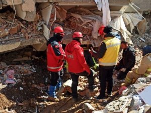 Arama Kurtarma Ve Yardım İhtiyaçlarını Gidermek İçin Çalışmalar Devam Ediyor