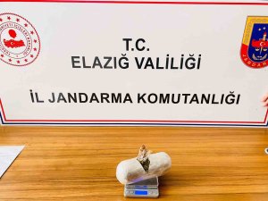 Jandarma Ekipleri Uyuşturucuya Geçit Vermiyor