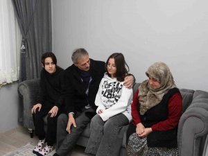 Serdivan’da Kapılar Depremzedeler İçin Açıldı