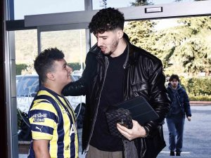 Enkazdan Kurtarılan Mehmet Akif Ağaç, Jorge Jesus Ve Futbolcularla Bir Araya Geldi