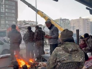 Hatay’da Ailelerin Bekleyişi Devam Ediyor