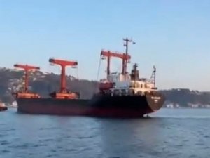 İ̇stanbul Boğazı’nda Kargo Gemisi Makine Arızası Yaptı