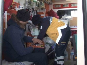 Sağlık Personeli Hatay’ın Köylerini Tek Tek Dolaşarak Depremzedelere Ulaşıyor