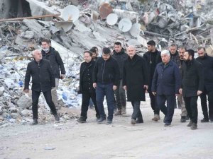Başkan Orkan Deprem Bölgesinde Ziyaretlerini Sürdürdü