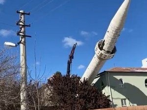 Elazığ’da Hasar Alan Minarelerin Yıkımı Sürüyor