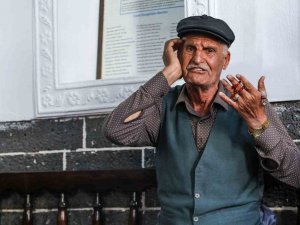 Diyarbakır Dengbejevi’nin Sembol İsmi Mehmet Tanrıverdi Ve Ailesi Enkazda Yaşamını Yitirdi