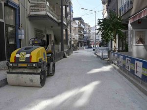 Kuşadası Cumhuriyet Mahallesi’nde Çalışmalar Sürüyor