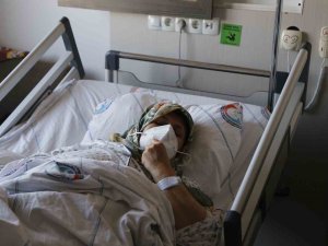 Tekirdağ’da Tedavi Altına Alınan Depremzede Kadın: "Depremde 9 Yakınımızı Kaybettik"