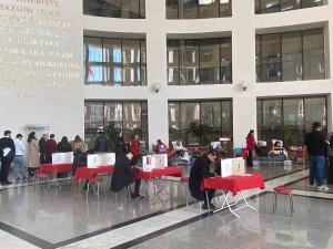 Bakırköy Adalet Sarayı’nda Depremzedeler İçin Kan Verme Noktası Kuruldu