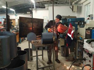 Fabrika Gibi Çalışan Okulda Haftalık 450 Tane Soba Hazır Hale Geliyor