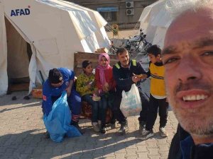 Madenciler Depremden Kurtulan Çocukları Sevindirdi