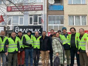 Veteriner Hekimler Deprem Bölgesini Yalnız Bırakmadı