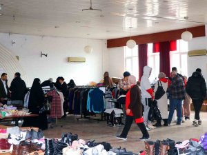 Çiftlikköy’de Depremzedeler Sosyal Marketten Yararlanıyor