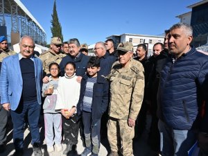 Jandarma Genel Komutanı Orgeneral Çetin, Osmaniye’de Depremzedeleri Ziyaret Etti