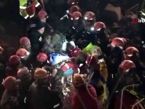 Mezarı Kazılmış Bekleniyordu, 258 Saat Sonra Enkazdan Neslihan Sağ Kurtarıldı