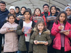 Sındırgılı Çocuklar Kumbaralarını Depremzedeler İçin Kırdı