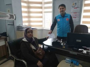 Hac İçin Biriktirdiği Paraları Depremzedelere Bağışladı