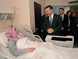 Vali Aksoy, Aydın’da Tedavi Gören Depremzede Vatandaşlarla Görüştü