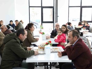 Bu Aşevi Kapılarını İlk Depremzedelere Açtı