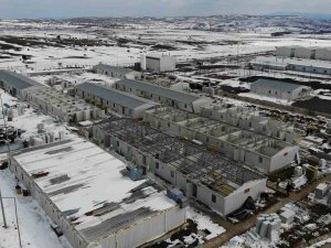 Depremin Merkezine Tam Donanımlı Bin Kişilik Prefabrik Bina