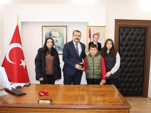 Kumbarasında Biriktirdiği Paraları Depremzedelere Bağışladı