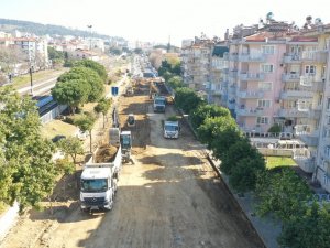Aydın Büyükşehir Belediyesi Yol Çalışmalarını Sürdürüyor