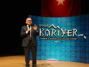 Kariyer Merkezi İ̇ş Arayan Depremzedelere Kucak Açtı