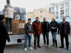 Kuşadası’nda Yaşayan Yabancılar Depremzedeler İçin Seferber Oldu