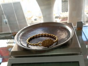 İ̇mran Teyze Burma Bileziğini Depremzedelere Bağışladı
