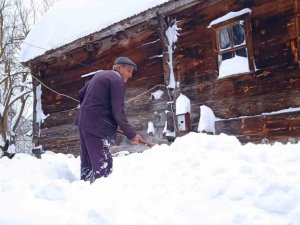Sinop’un Yüksek Köylerinde Kar 2 Metreye Yaklaştı
