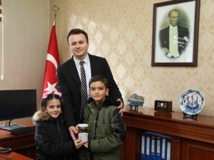 Okul Harçlıklarını Depremzedelere Bağışladılar