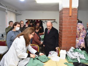 Vali Karadeniz Deprem Bölgesine Gönderilen Yardımları İnceledi