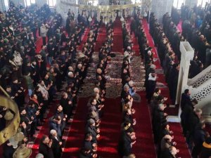 Iğdır’da Depremde Hayatını Kaybedenler İçin Gıyabi Cenaze Namazı Kılındı