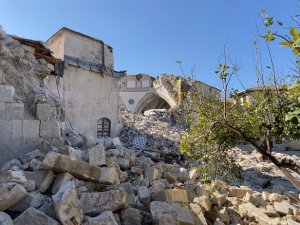1400 Yıllık Camide İlk Kez Cuma Namazı Kılınamadı