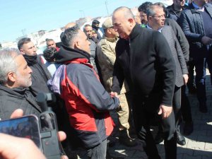 Bakan Çavuşoğlu Deprem Bölgesi Nurdağı’nda