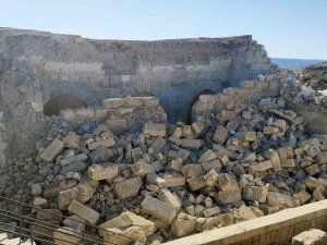 Tarihi İ̇ç Kale Cami Depremde Ağır Hasar Gördü