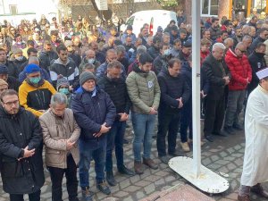 Çanakkale’de Depremde Hayatını Kaybedenler İçin Gıyabi Cenaze Namazı Kılındı