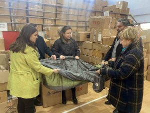Balçova’da Depremzedelerin Yaraları Sarılıyor