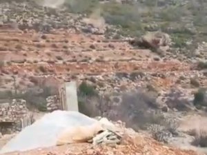 Antalya’da Dağdan Gelen Kaya Paniği