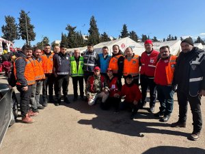 Ankara Oto Esnafı Deprem Bölgesinde Bulunan Çocukları Oyuncaklarla Buluşturdu